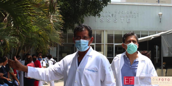 Personal del ISSSTE presenta amparo por falta de equipo y exige renuncia del director (Oaxaca)