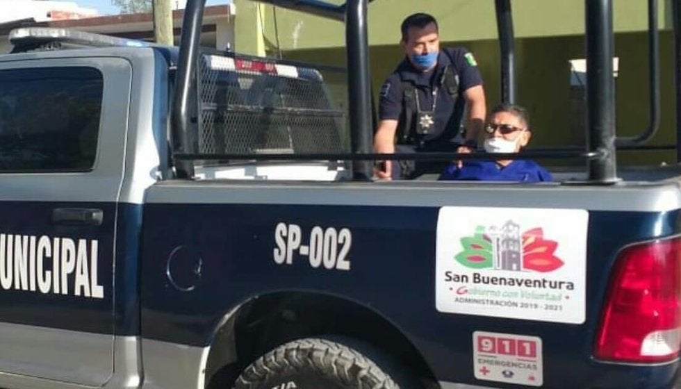 Policías de San Buenaventura acosan, golpean y detienen a médico de Monclova (Coahuila)