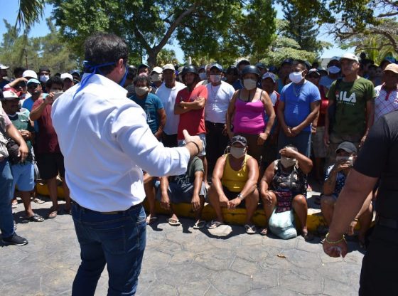 Desesperados por la contingencia, pescadores protestaron en Progreso