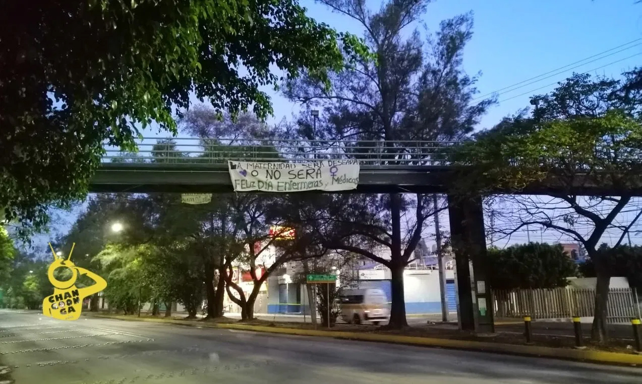 #Morelia Feministas Colocan Mantas Con Mensajes Para Las Madres