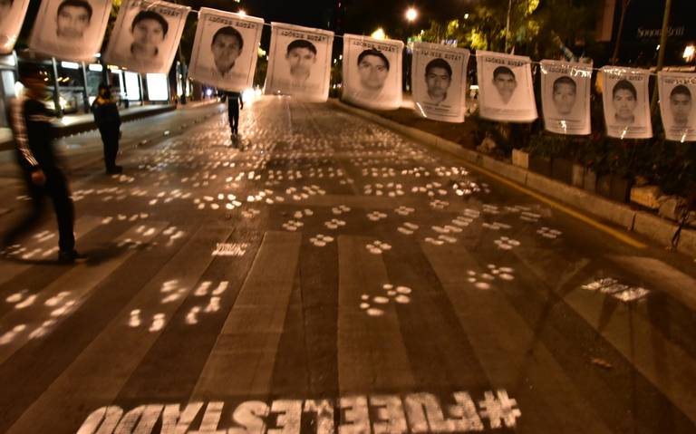 Exigen justicia para los 43 normalistas a 68 meses de su desaparición (Ciudad de México)