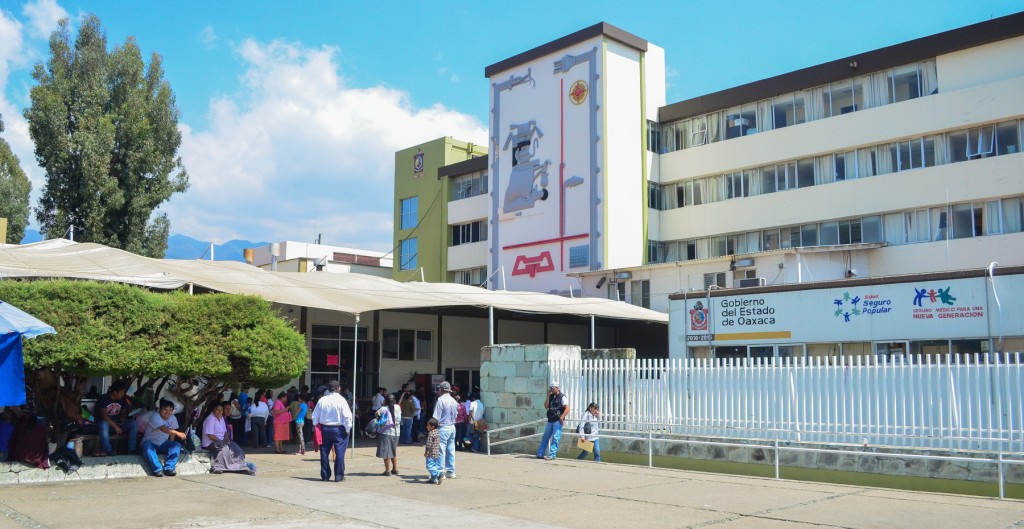 Ante colapso de hospitales, habilitan red hospitalaria para atender pacientes de coronavirus en Oaxaca