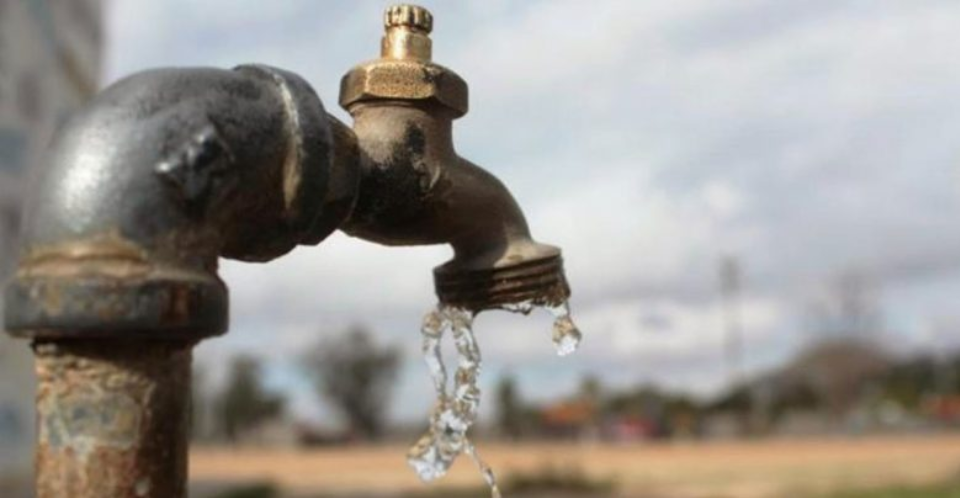Denuncian vecinos de Cuernavaca falta de agua potable (Morelos)