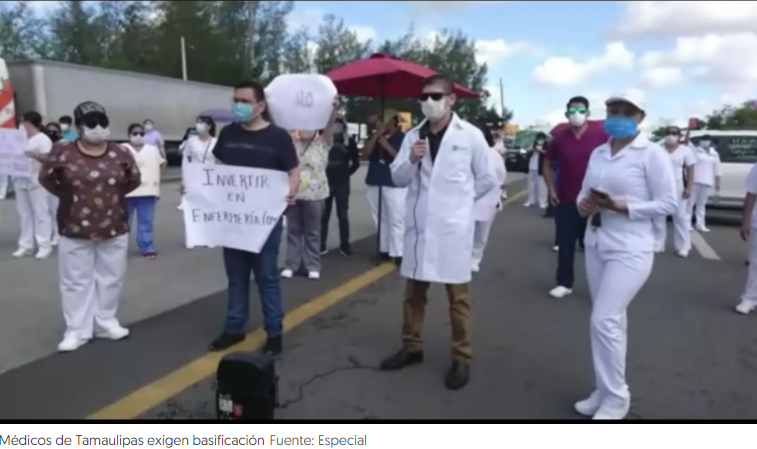 Médicos cierran carretera en Tamaulipas para exigir basificación