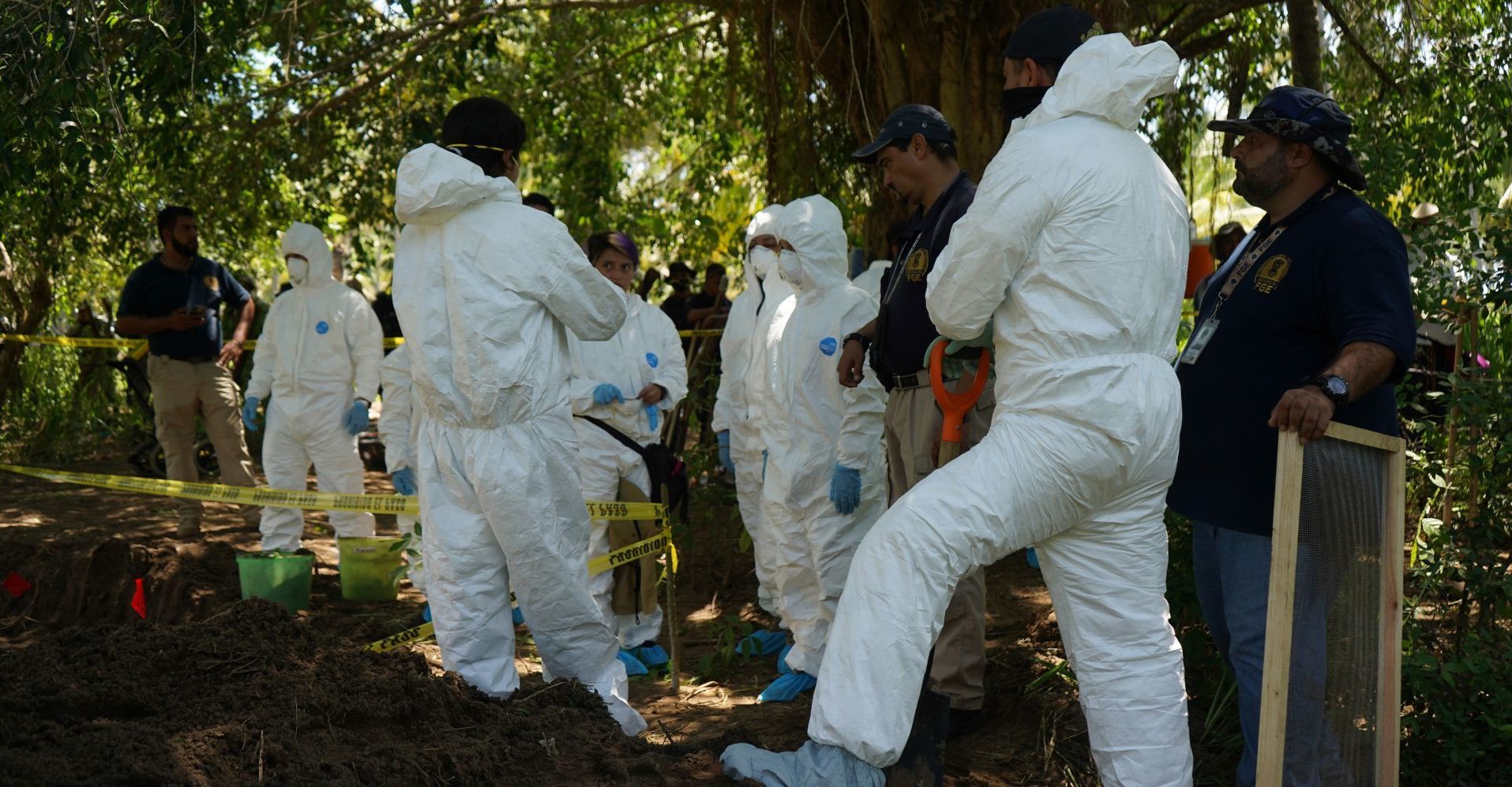 Gobierno de Guanajuato niega tener fosas clandestinas; prensa registra 109