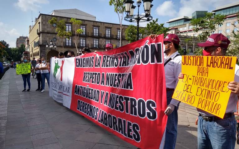 Ex trabajadores del Seguro Popular exigen trabajar (Jalisco)