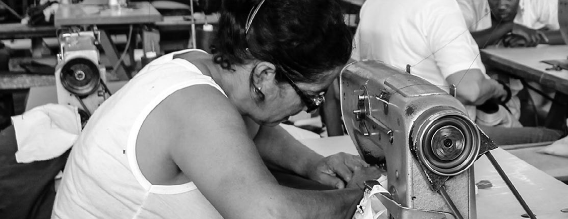 Maquila “Calzado Stefmary S.A. de C.V.” liquida a trabajadoras con zapatos y máquinas (Jalisco)