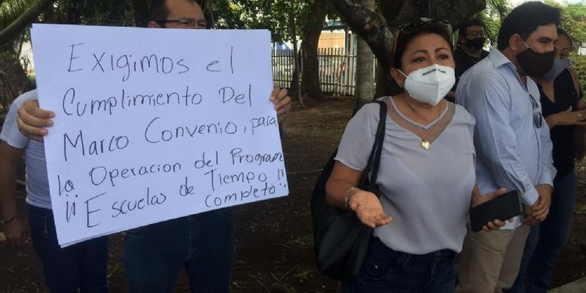 Maestros de Quintana Roo protestan por incumplimiento de contratos