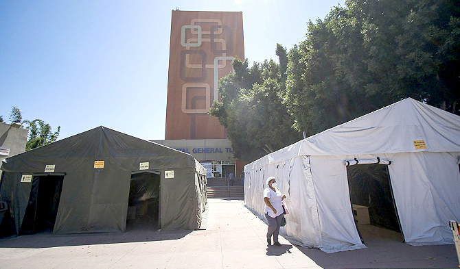 Improvisada reconversión de hospitales COVID en Baja California