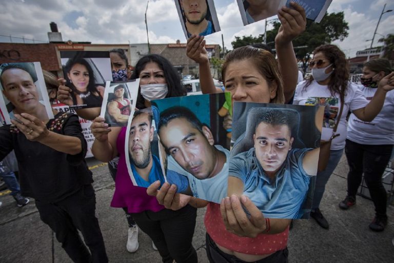 Sin presencia de familiares de desaparecidos y sin autocrítica, Gobierno de Jalisco presentó el Segundo Informe sobre desapariciones en el estado