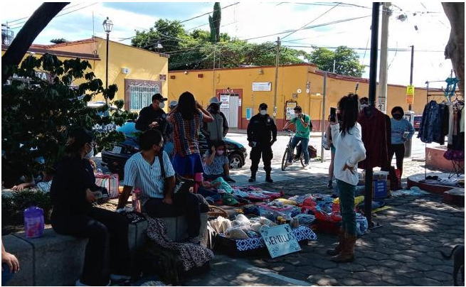 ¿Qué es el Tianguis Autogestivo y Disidente que la policía desalojó a golpes en Oaxaca?