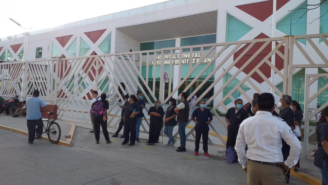 Trabajadores de Hospital General de Juchitán paran labores tras incumplimiento de acuerdos (Oaxaca)