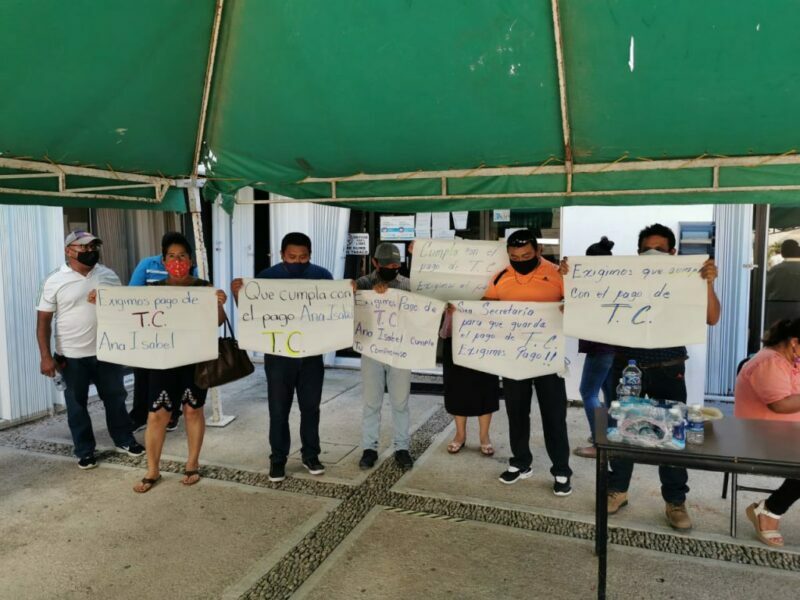 Denuncian maestros a la Secretaría de educación de Quintana Roo