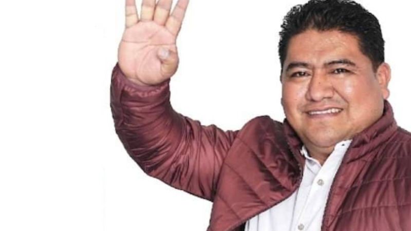 Exigen a Morena impedir candidatura de Humberto Santos; exhibía a mujeres mixes en WhatsApp (Oaxaca)