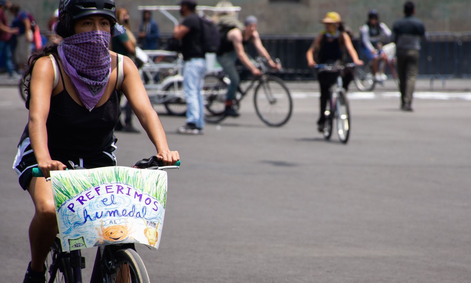 Ciclistas denuncian agresiones durante protesta #YoProtejoElHumedal, en Xochimilco (Ciudad de México)