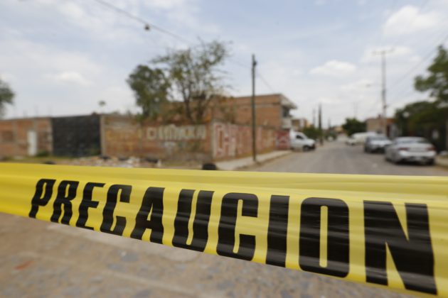 Suman 90 bolsas con restos humanos en fosa clandestina de Tonalá (Jalisco)