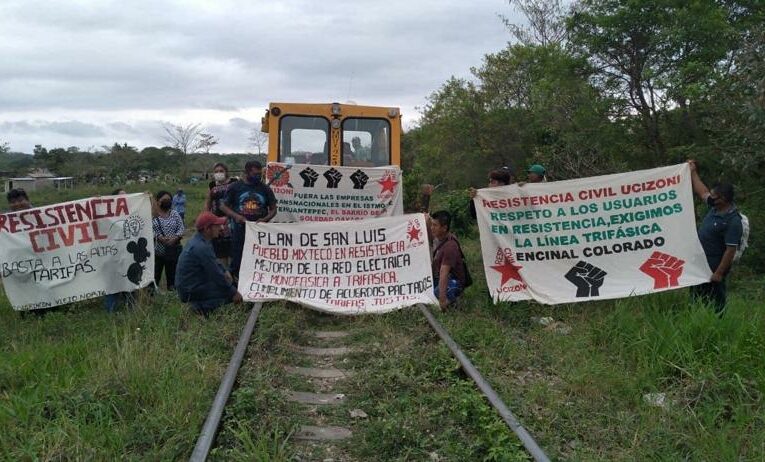 Ejidatarios de Mogoñé Viejo suspenden trabajos del Corredor Interoceánico (Oaxaca)