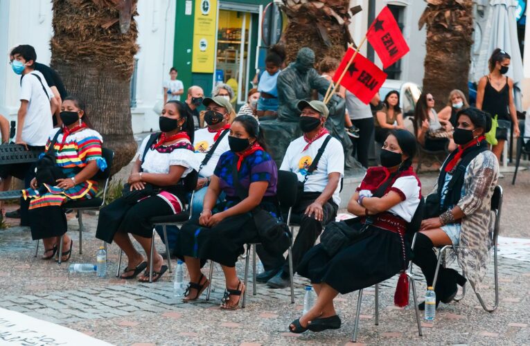 La comitiva zapatista presentó en Mérida, Extremadura, su gira europea