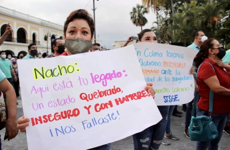 Miles de trabajadores exigen el pago de su salario (Colima)