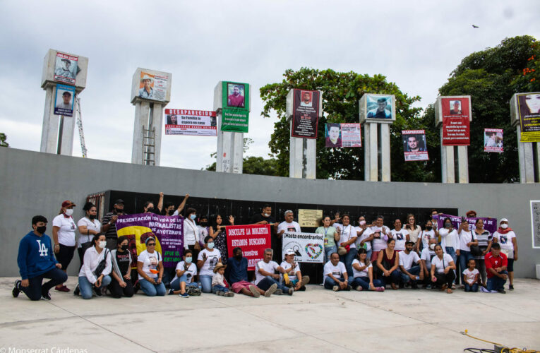 Familias inauguran Plaza de las y los desaparecidos en Colima