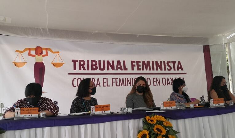 Madres de mujeres asesinadas demandan justicia a gobierno de Oaxaca ante Tribunal Feminista