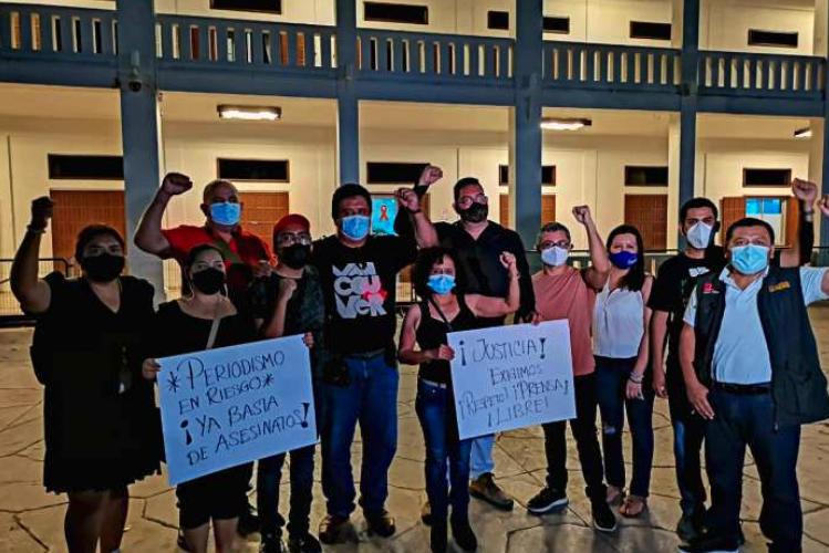 “Los periodistas en Quintana Roo no estamos exentos de agresiones”: Trabajadores de medios en Chetumal se suman a protesta nacional por asesinatos de Margarito Martínez, José Luis Gamboa y Lourdes Maldonado