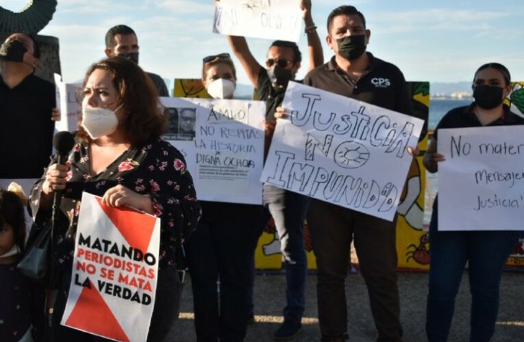 Exigen periodistas de Puerto Vallarta un cese a la violencia contra el gremio (Jalisco)
