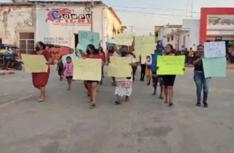 Exigen justicia por la muerte de un joven dentro de una patrulla de Yucatán