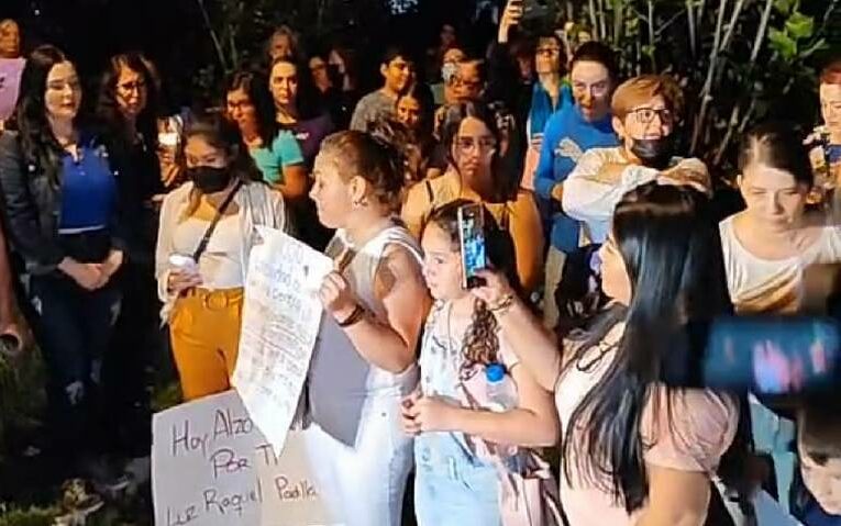 Justicia para Luz Raquel pidieron colectivos y vecinos en el lugar donde fue quemada (Jalisco)