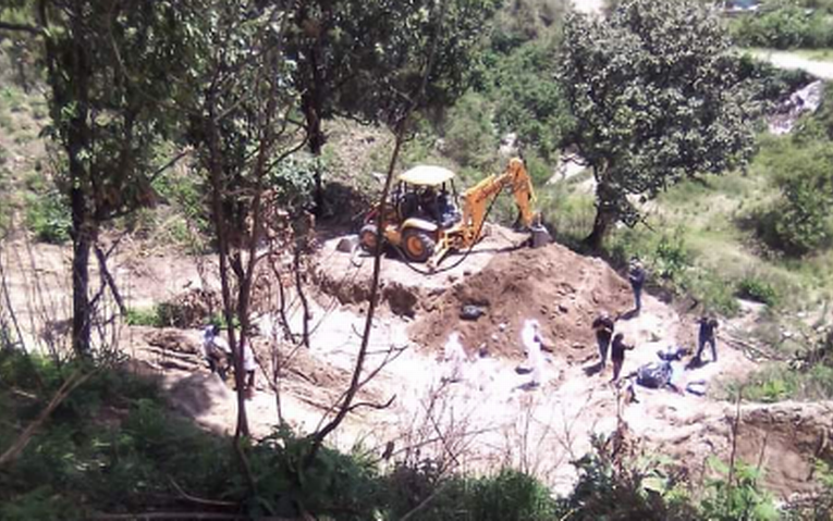 Colectivo cumple un mes haciendo excavaciones en fosa del Tizate (Jalisco)