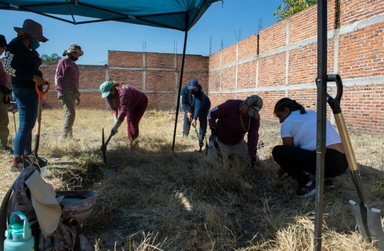 “Todos celebrando el Cervantino y nosotras desenterrando cuerpos”: la otra cara que se vive en Guanajuato