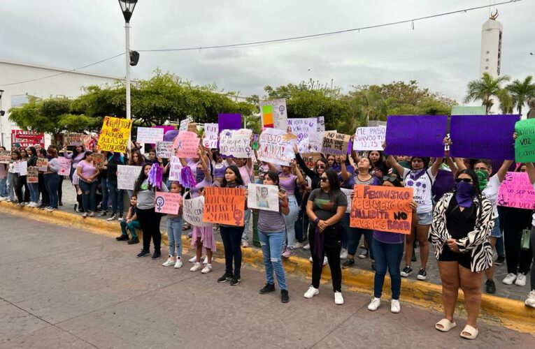 Exigen en Tecomán el esclarecimiento de los crímenes cometidos contra las mujeres (Colima)