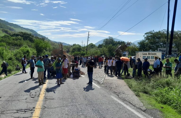 Comunidad de Ostula impide desalojo de tierras recuperadas (Michoacán)