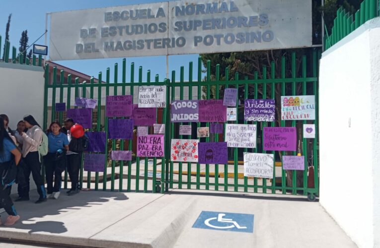 Estudiantes toman la Enesmapo y piden el despido de profesor denunciado por acoso (SLP)