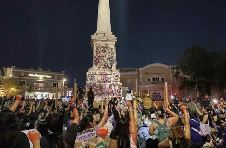 Protestan yucatecas en el #8M y la policía amuralla la ‘ciudad blanca’