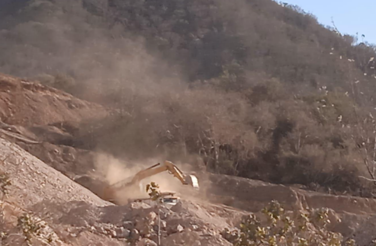 Criminales impiden clausura de extracción irregular de materiales destinados al Corredor Interoceánico (Oaxaca)