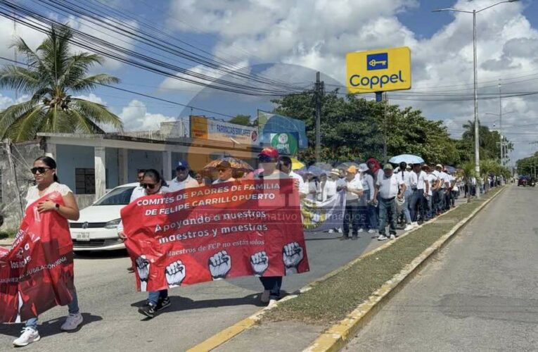 Darán inicio a plantón frente al Palacio Municipal: Se suman docentes de otros municipios a la megamarcha en Felipe Carrillo Puerto (Quintana Roo)