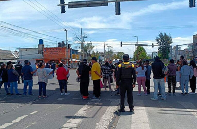 Bloquean avenida Peñón; crecen protesta de pacientes en Ixtapaluca y Chimalhuacán (Estado de México)