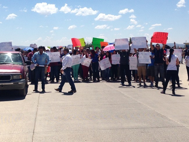 Con manifestación pacífica, ITSRLL realiza peticiones