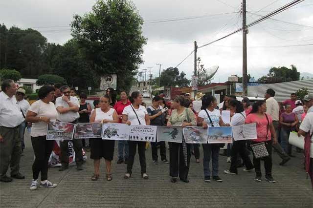 Se unen en Huauchinango maestros y electricistas contra Reforma Educativa (Puebla)