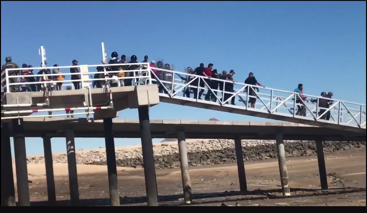 Se enfrentan pescadores contra autoridades federales en San Felipe (Baja California)