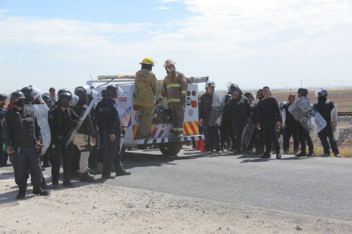 Por caso Chemours exigen liberar a presos politicos (Durango)