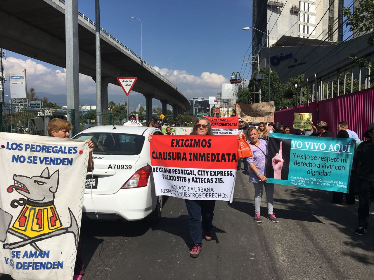 Ante los oídos sordos del delegado de Coyoacán, vecinos realizan clausura ciudadana de tres megaconstrucciones (Ciudad de México)