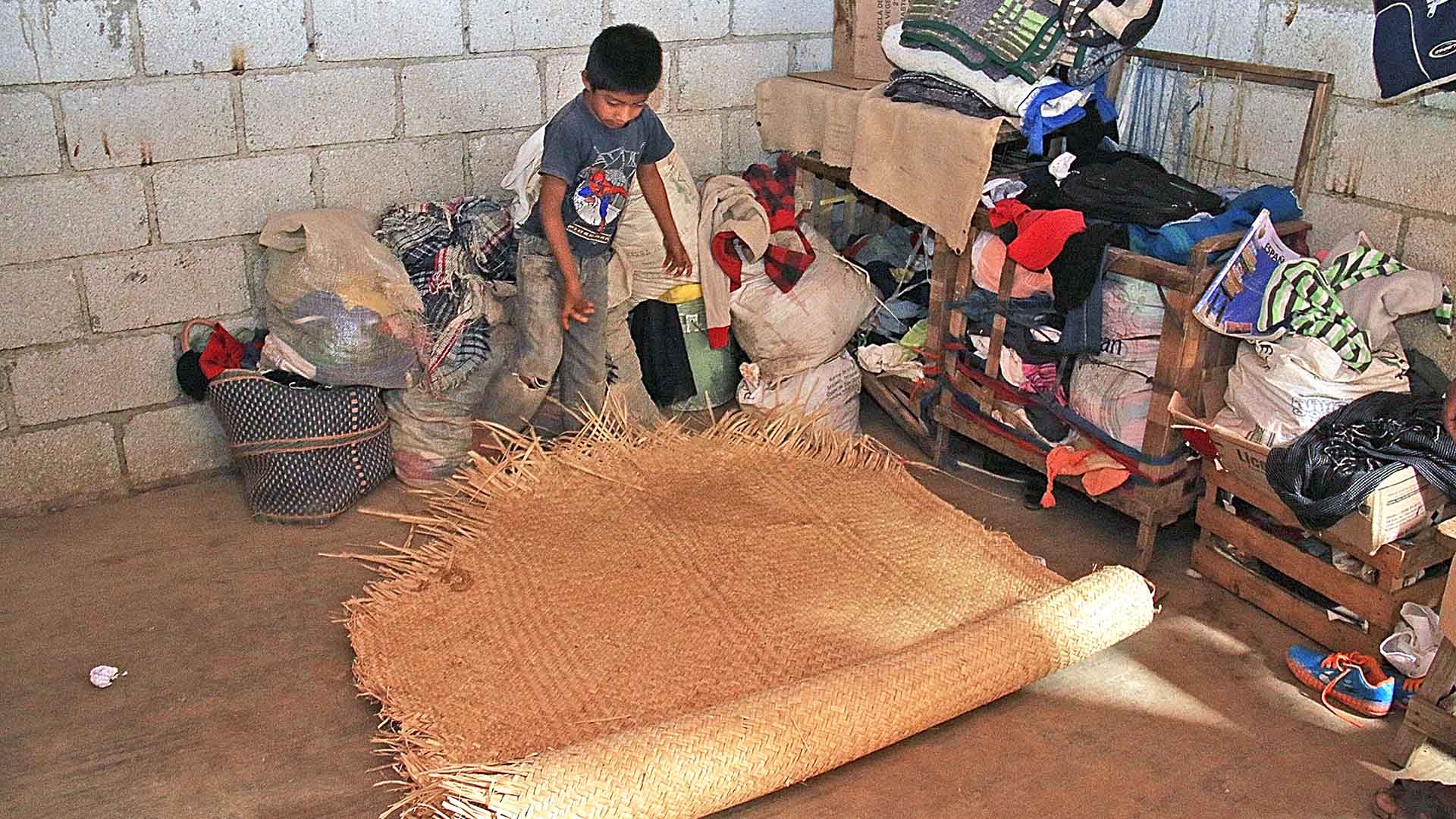 A Taviche le saquearon las entrañas; minería se llevó oro, dejó la pobreza (Oaxaca)