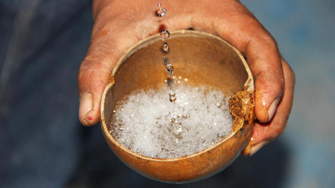 Transnacionales acechan al mezcal de Oaxaca