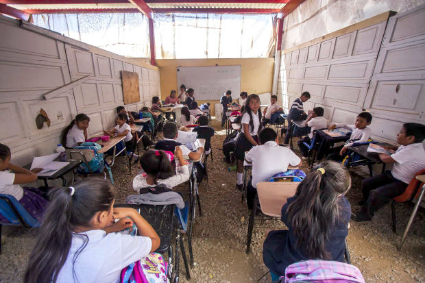 Escuelas deplorables en Tijuana: con letrinas y aulas de madera (Baja California)