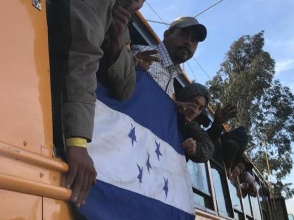 Más de 2 mil migrantes en Tijuana en espera de asilo político en EU