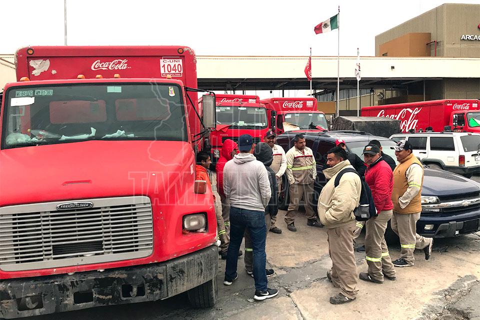Desconocen trabajadores de Coca-Cola en Matamoros si están despedidos o no (Tamaulipas)
