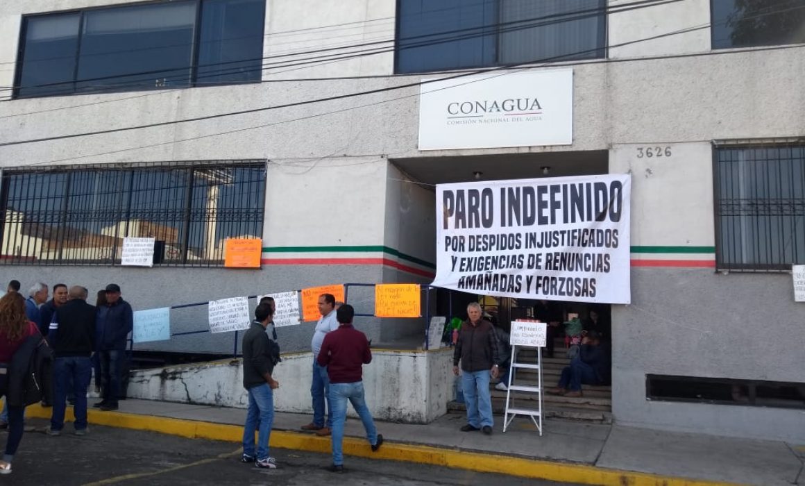 Protesta en Conagua contra despidos en oficinas federales (Michoacán)