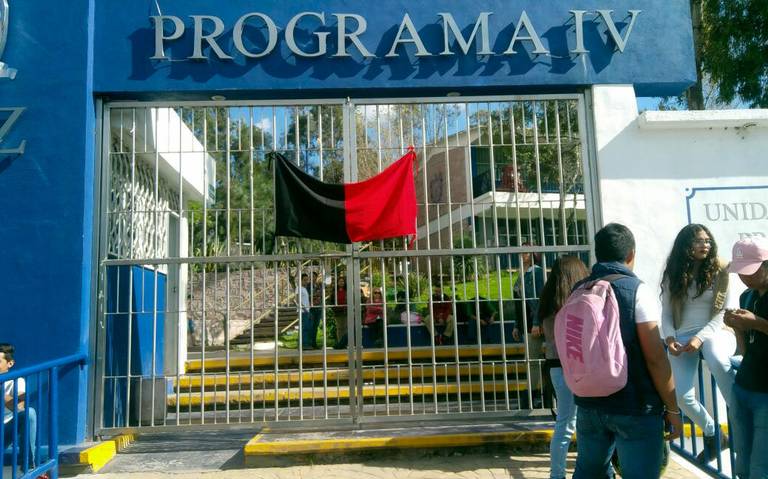 Paran labores docentes de la Prepa IV y Tacoaleche (Zacatecas)